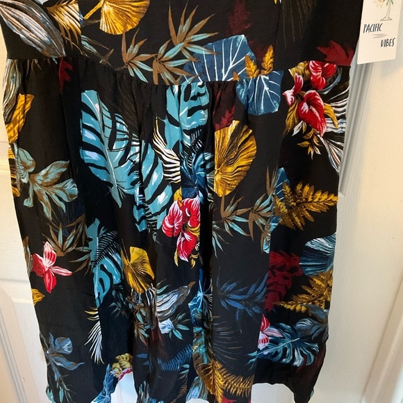 Pacific Vibes Women's dress size X-Large - Picture 5 of 13